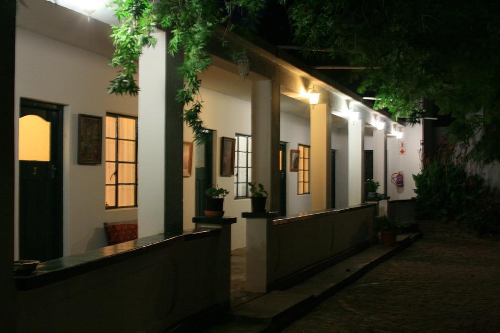 Steytlerville Royal Hotel Exterior photo